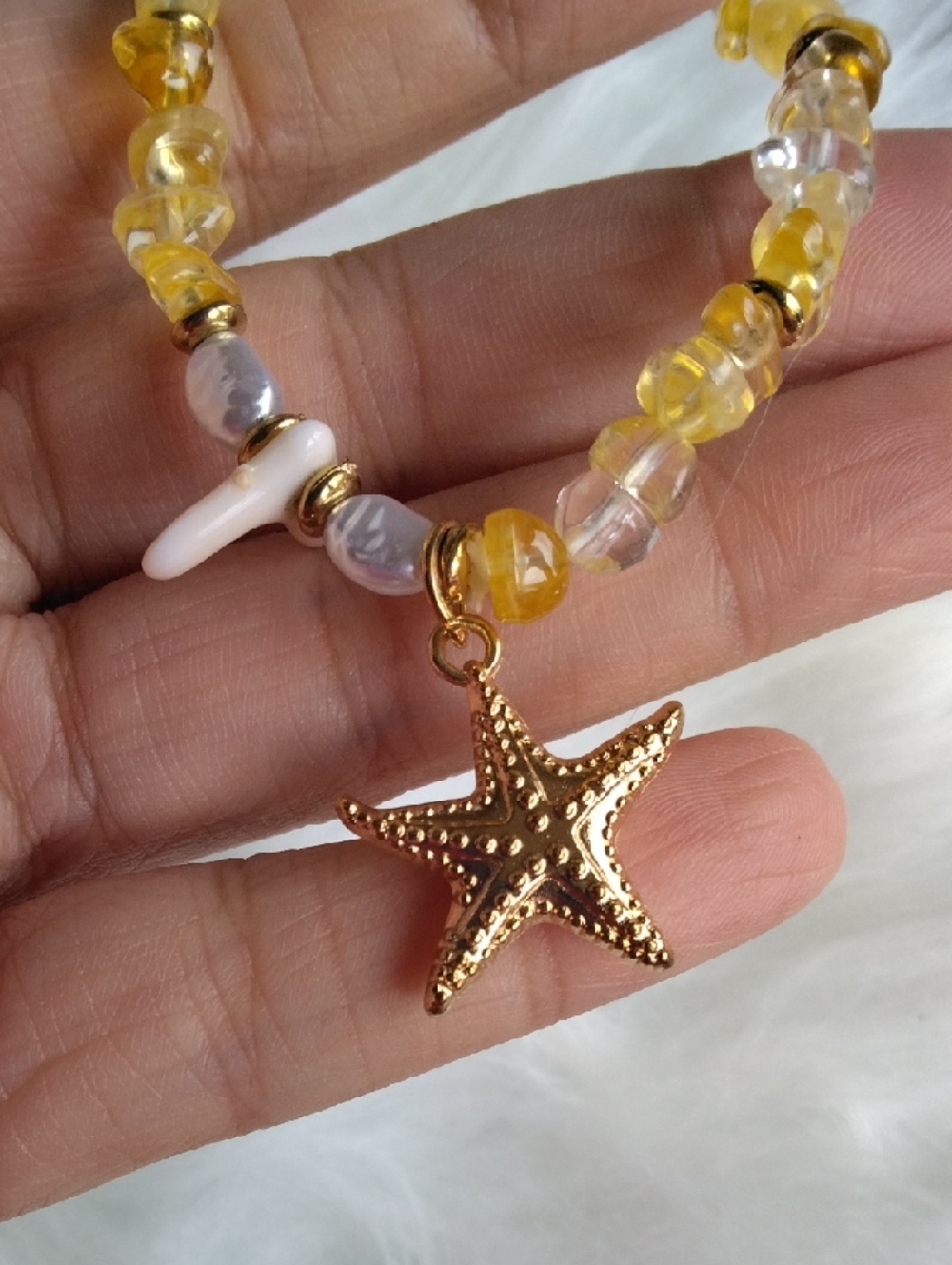 Faux Stone Gold Starfish Charm Yellow Bead Stretch Bracelet - Unbranded - Picture 2 of 3